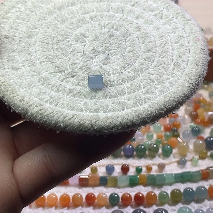 翡翠散珠未镶嵌定制翡翠桶珠卡6.2*6.5