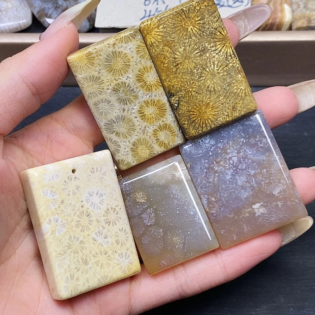 H***O查罗石合金颈饰吊坠