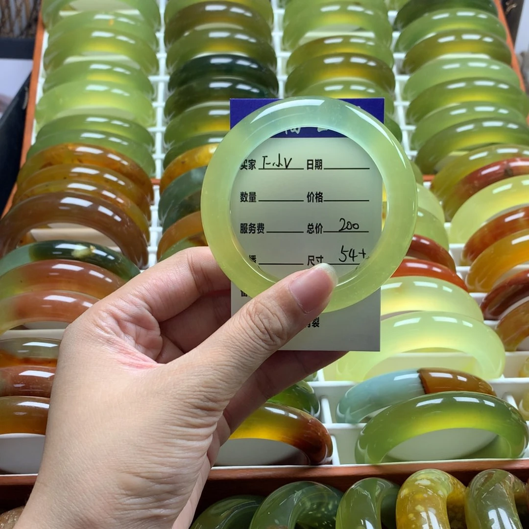T***V蛇纹石玉未镶嵌手镯