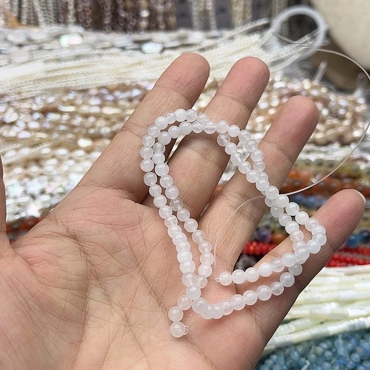 玛瑙/玉髓未镶嵌珠宝半成品一条4mm左右白玉