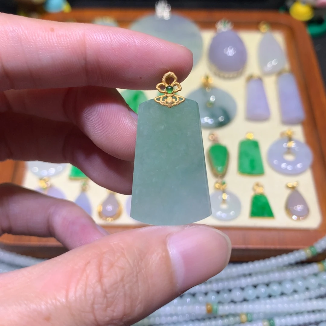 吊坠(不含链)18K金镶嵌翡翠