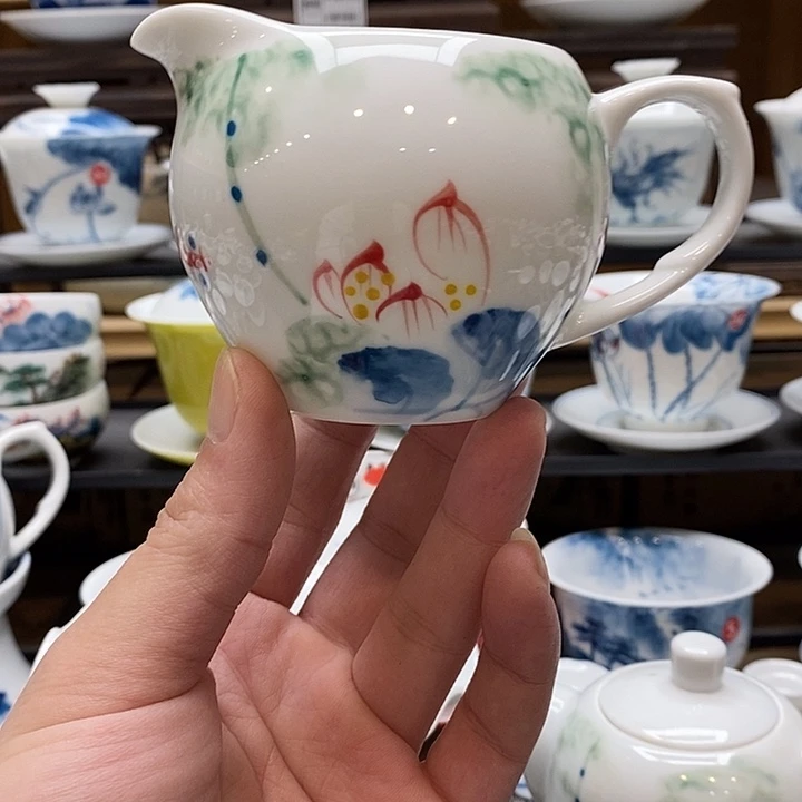 手绘微瑕荷花公杯