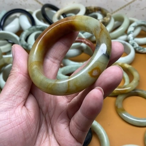 未镶嵌蛇纹石玉手镯用****2