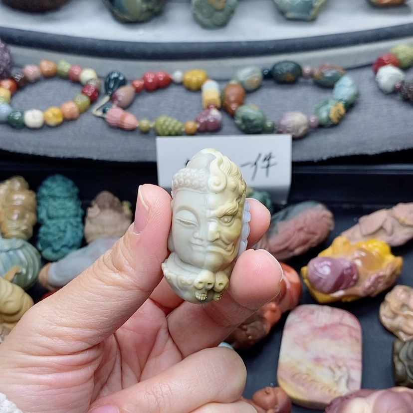 【闪购商品】定制石英质玉吊坠未镶嵌