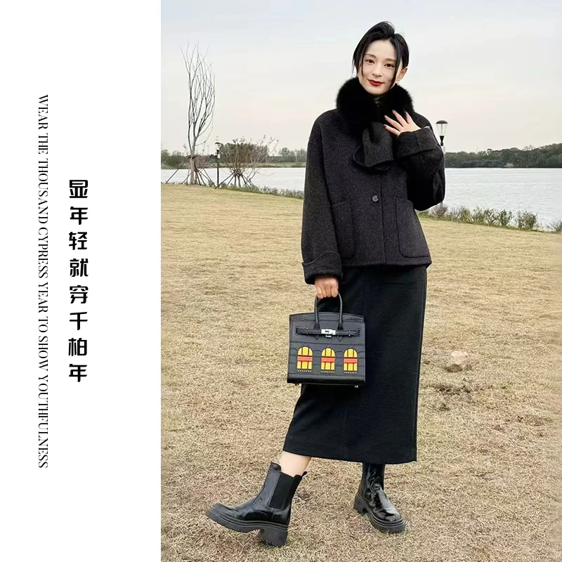 千柏年【黑桃皇后】时尚毛领细腻羊毛名媛风短款双面呢外套-C4167