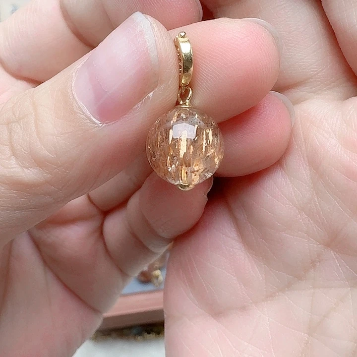 水晶吊坠(赠链)银S925镶嵌吊坠