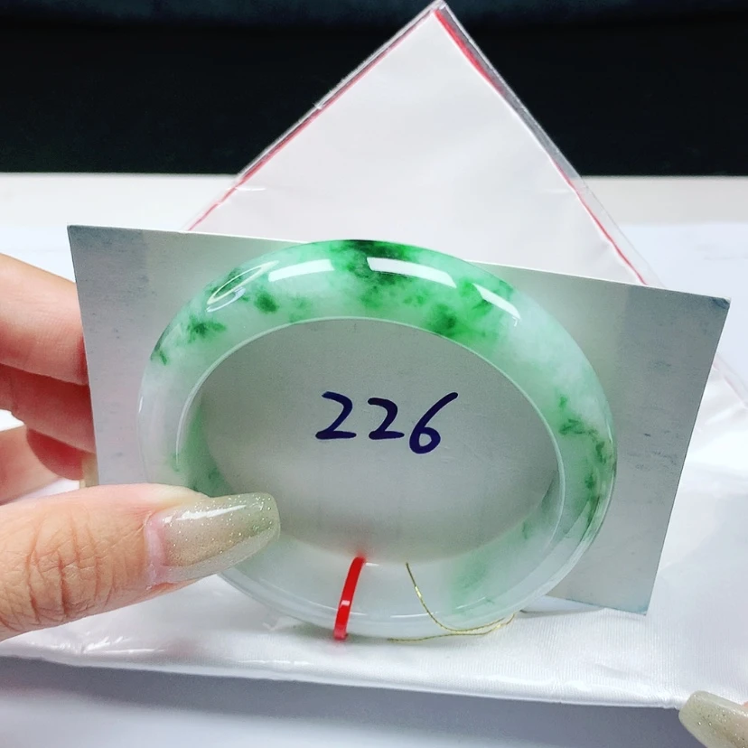 【闪购商品】翡翠手镯未镶嵌 正圈54+