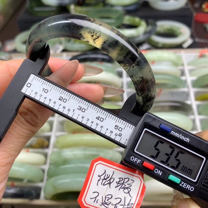 蛇纹石玉未镶嵌手镯907