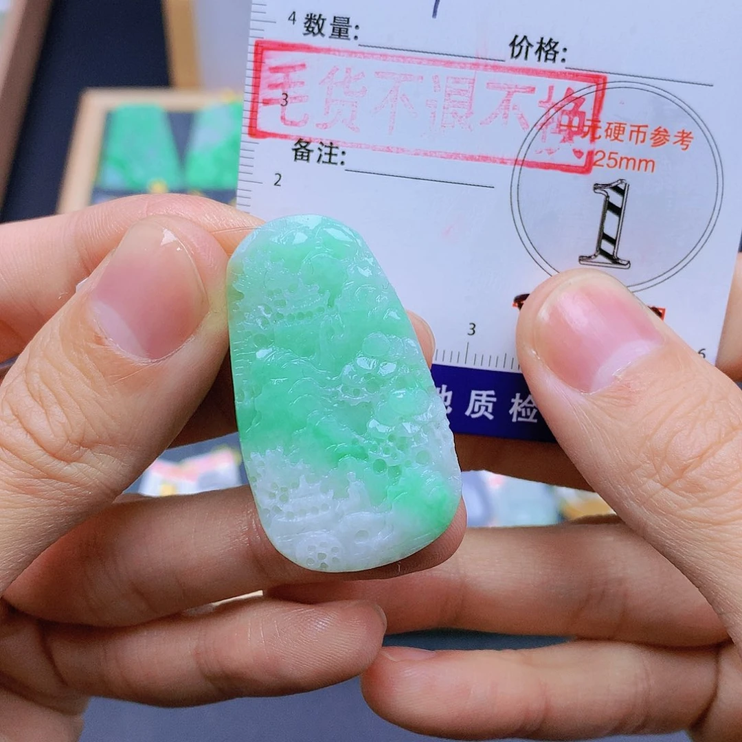 翡翠未镶嵌颈饰翡翠