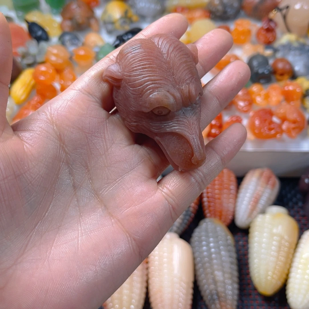 老***狼石英质玉（金丝玉）未镶嵌颈饰