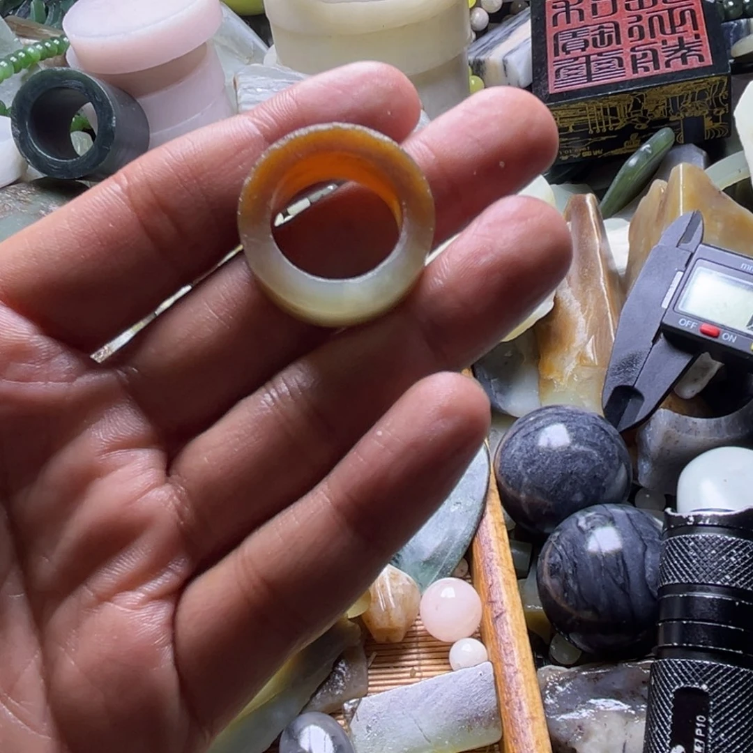 和田玉（糖玉）未镶嵌挂件