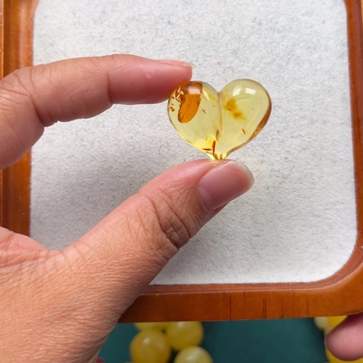 琥珀未镶嵌珠宝奇石M79号