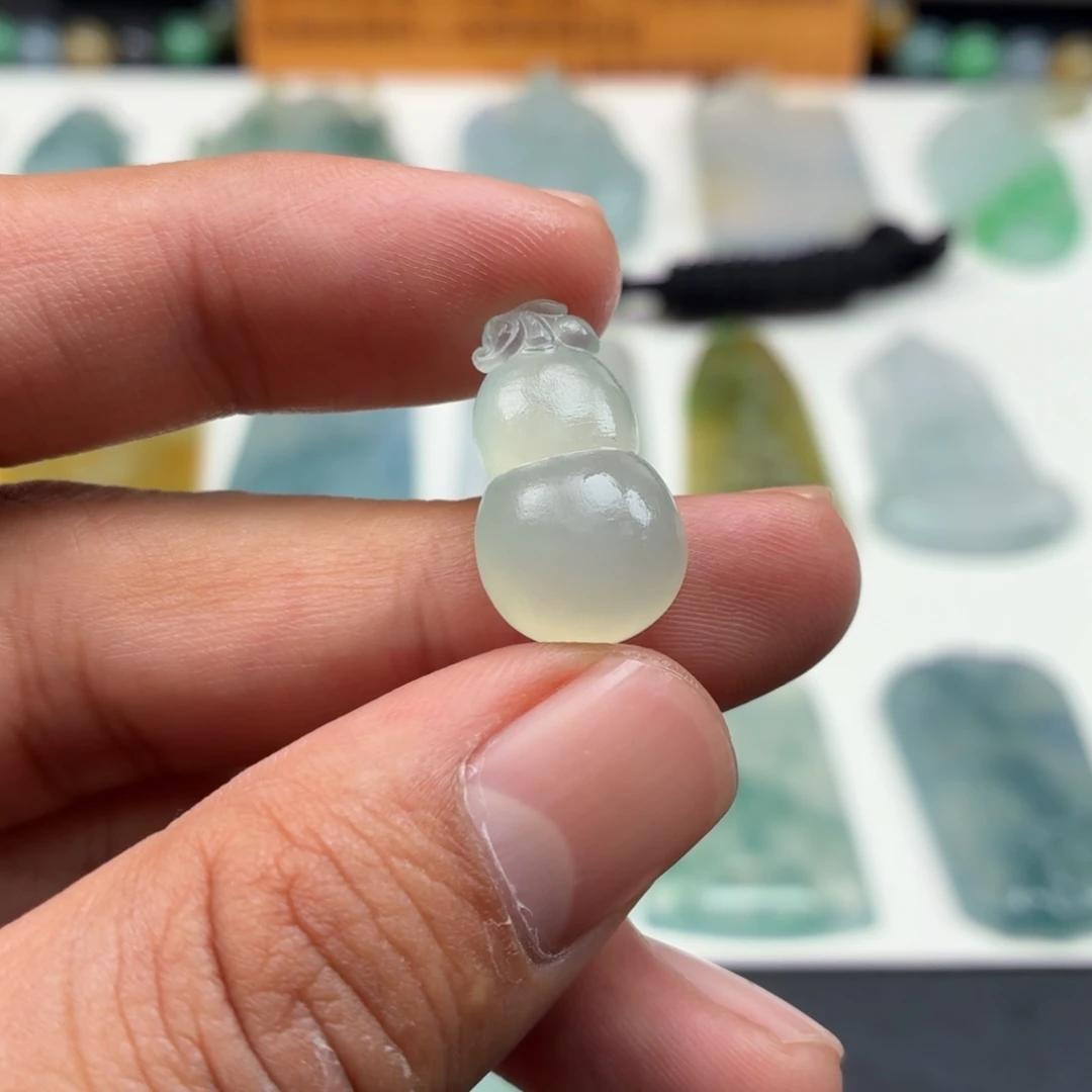定制翡翠未镶嵌葫芦