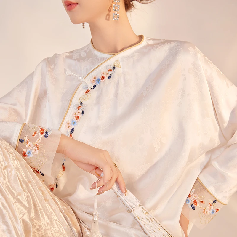 新款新中式复古斜襟盘扣袖口刺绣宽松显瘦气质感人丝上衣女 M5081