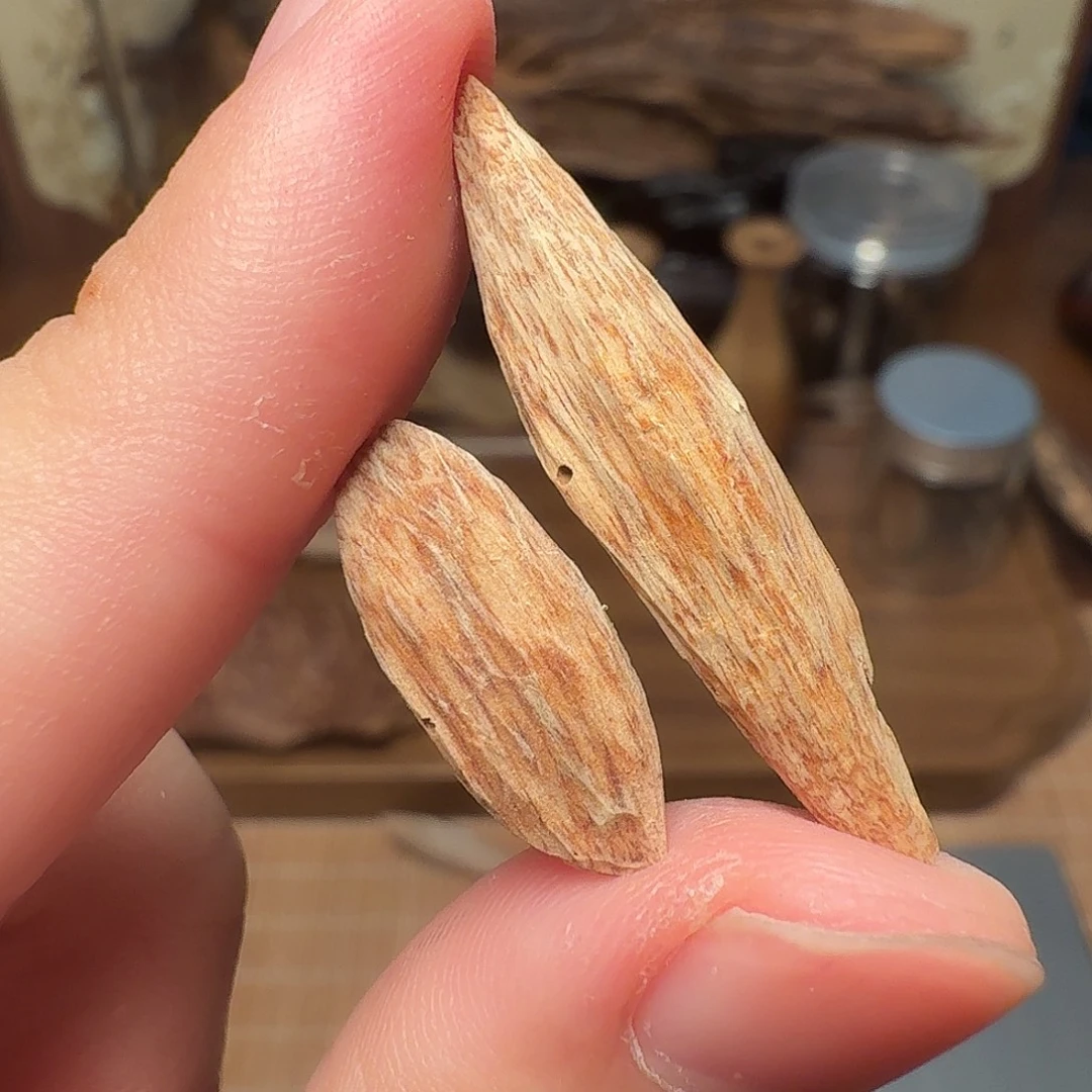 沉香海南黄油格瓜子