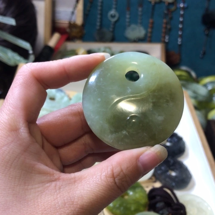 岫玉未镶嵌岫玉挂件