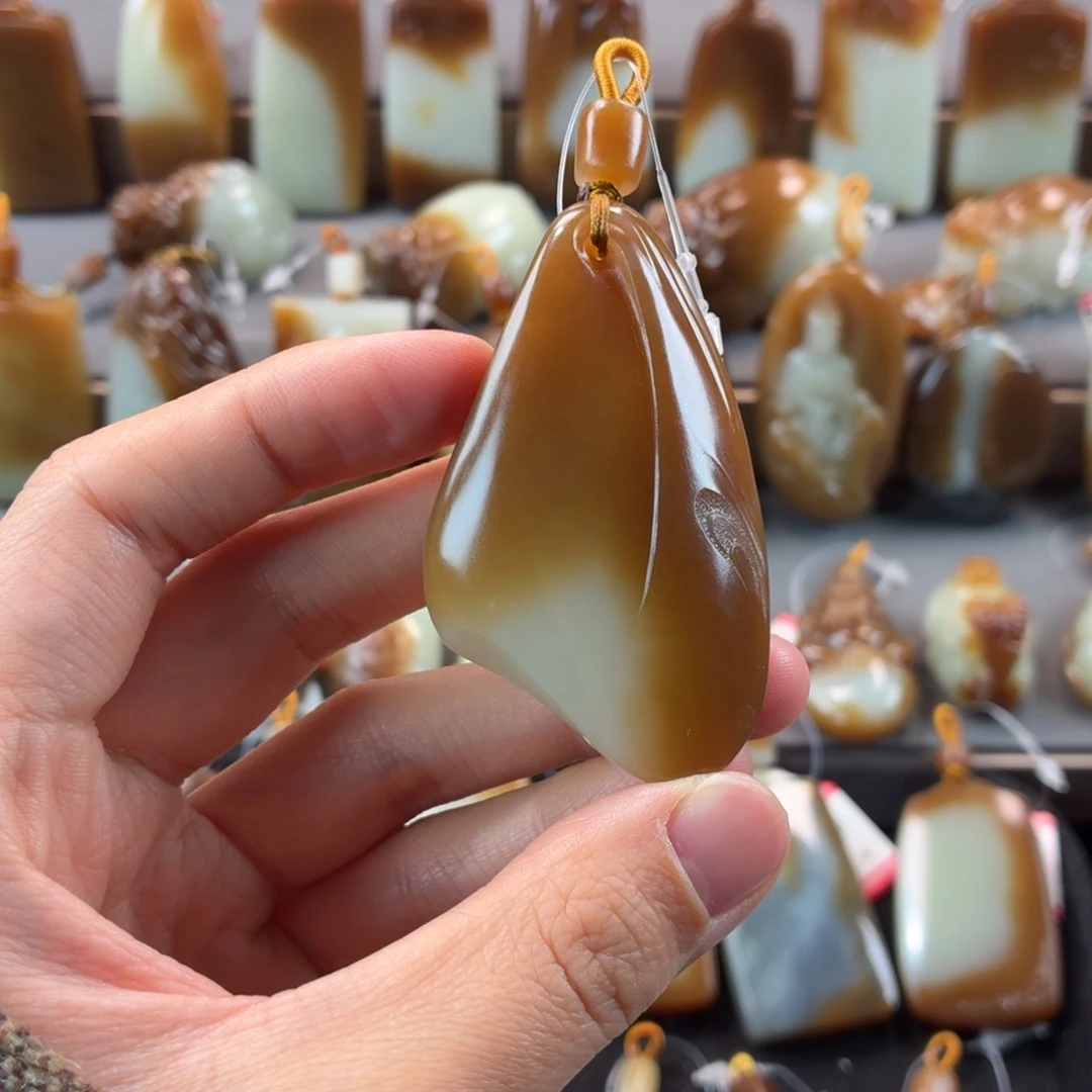 和田玉未镶嵌颈饰