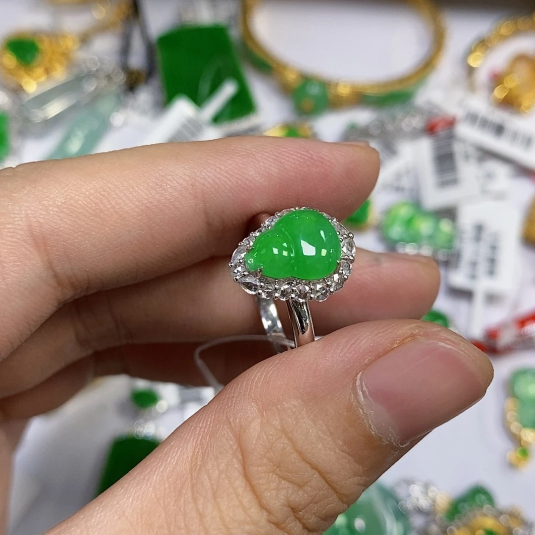 【闪购商品】18K金镶嵌戒指翡翠P****n吊坠