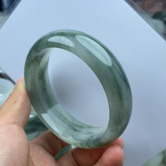 未镶嵌手镯石英质玉（金丝玉）