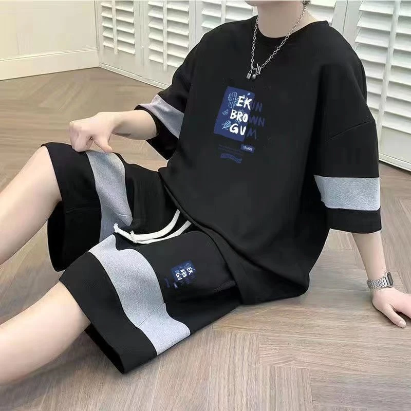 夏季学生短袖短裤一套穿搭男孩潮牌潮流套装青少年港风T恤两件套