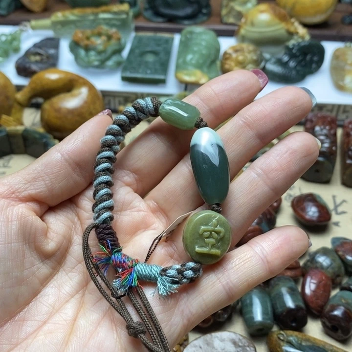 岫岩河磨玉（透闪石质玉）未镶嵌把件