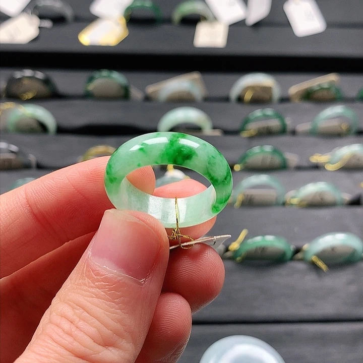翡翠戒指未镶嵌戒指