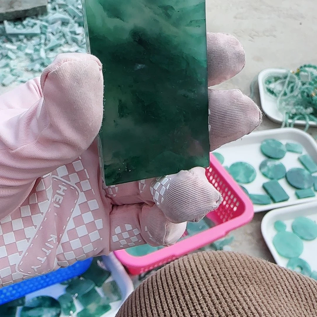 石英质玉颈饰未镶嵌