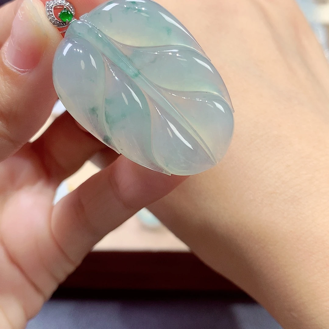 颈饰18K金镶嵌翡翠翡翠