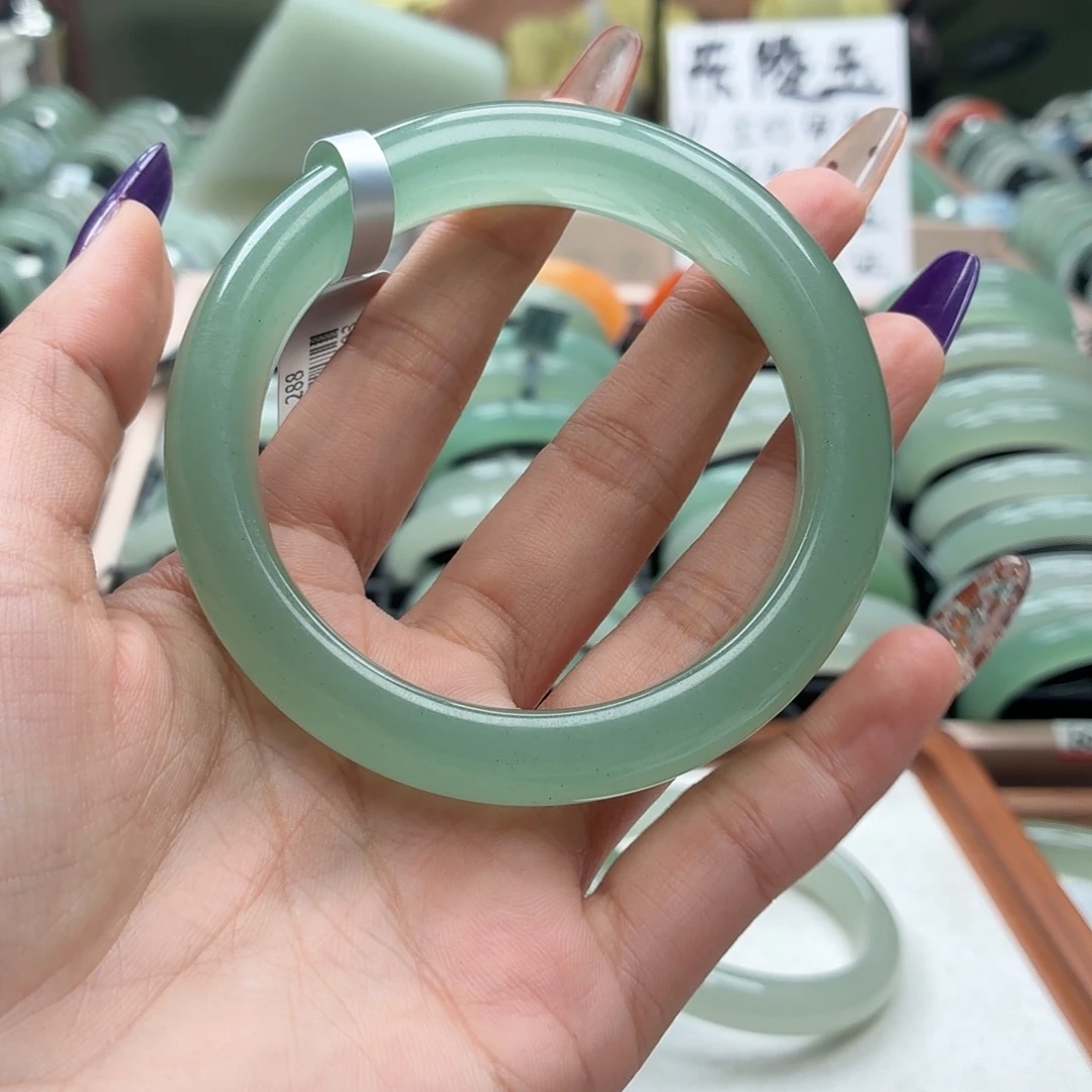 石英质玉未镶嵌手镯