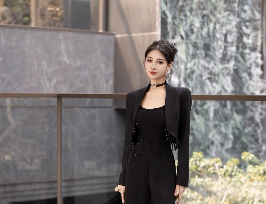 【美丽】西装外套直下摆薄款纯色短外套西服气质女士黑色设计师女神