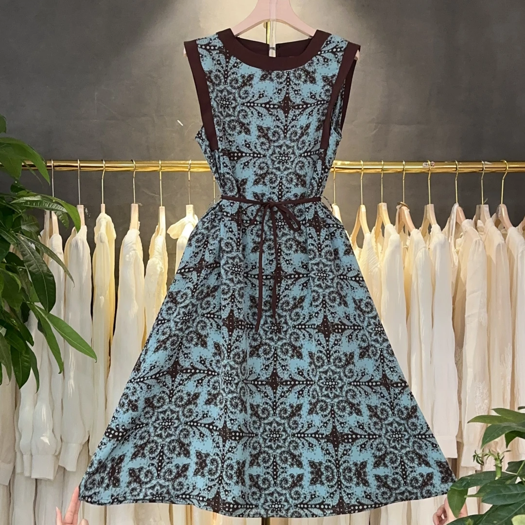 【两件套】2025夏季新款碎花显瘦休闲风收腰印花无袖修身连衣裙M329