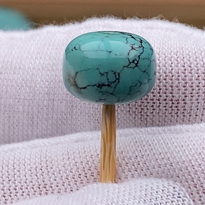 绿松石未镶嵌珠宝奇石11