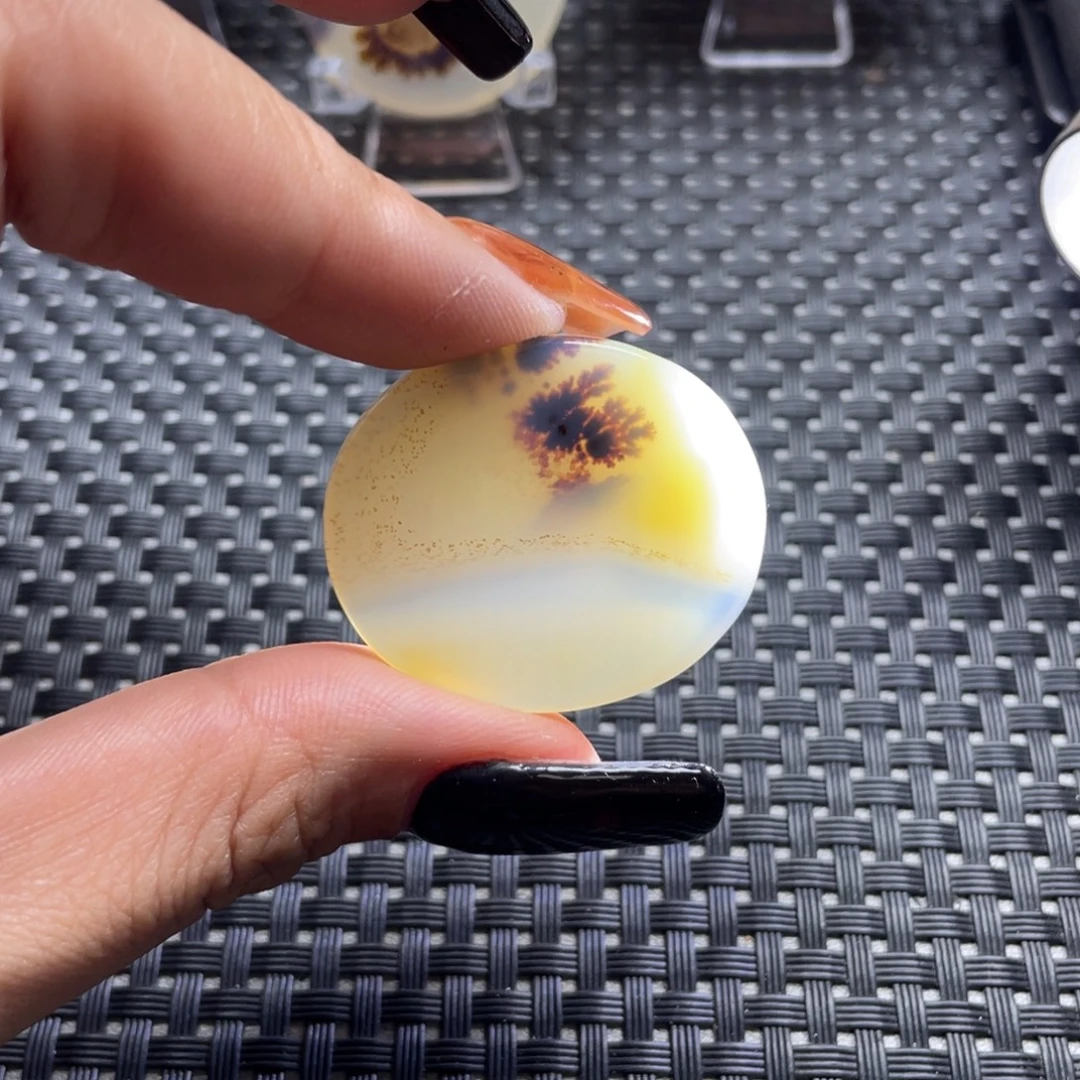 啊***。玛瑙/玉髓未镶嵌颈饰