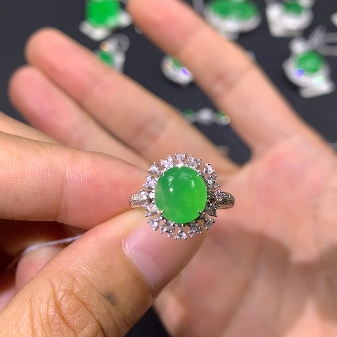 翡翠戒指18K金镶嵌翡翠