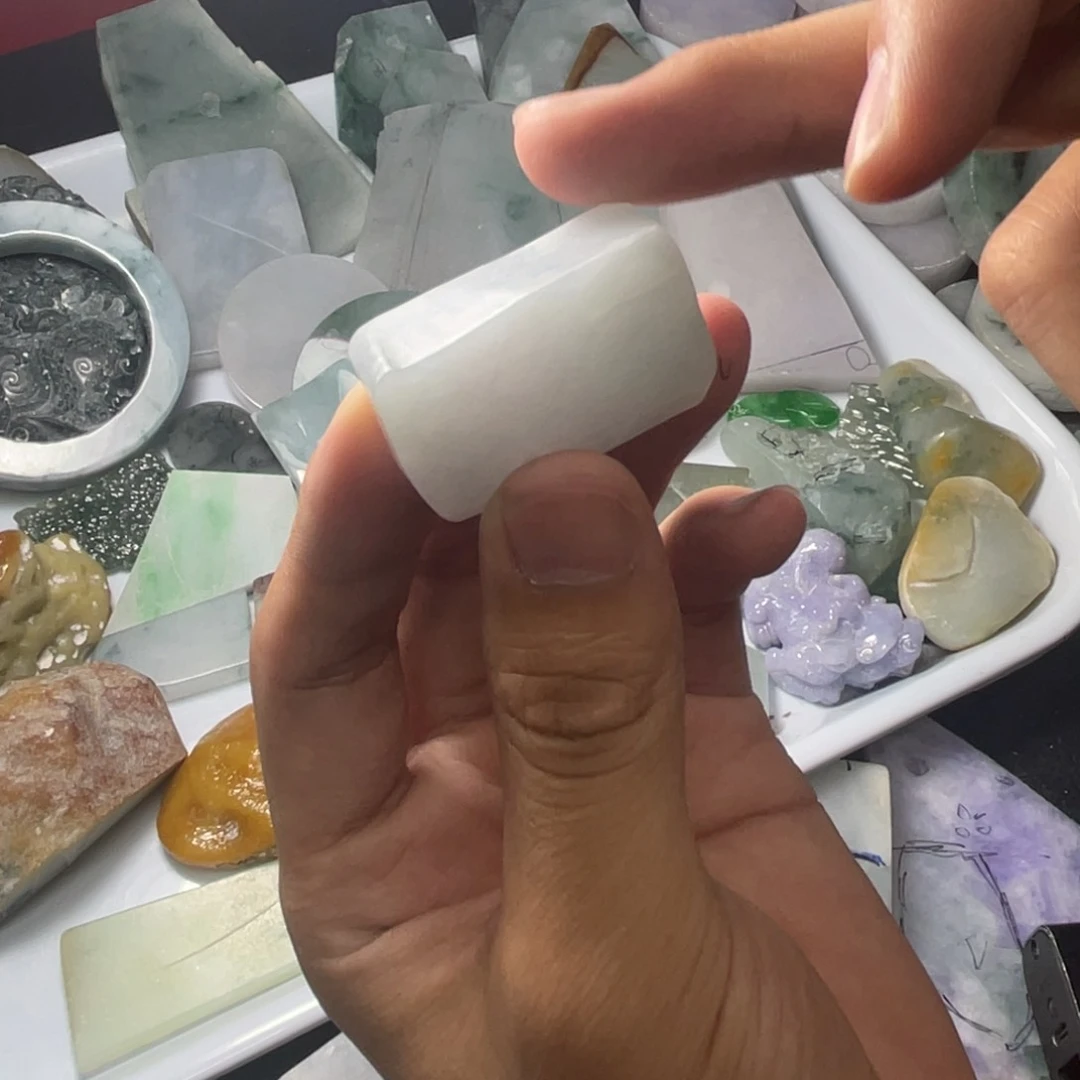 大***图定制翡翠未镶嵌翡翠