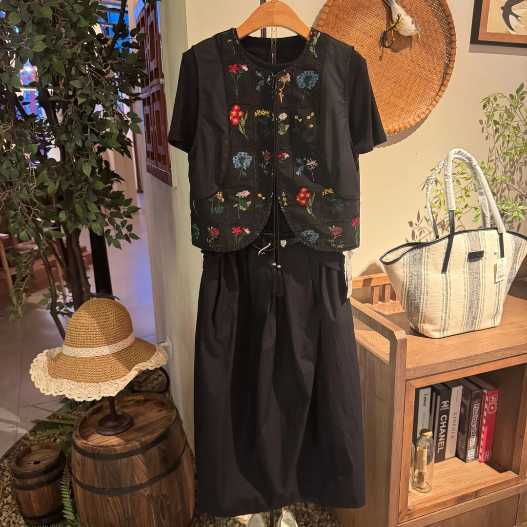 西町村屋复古刺绣花朵短款马甲XHAB10553