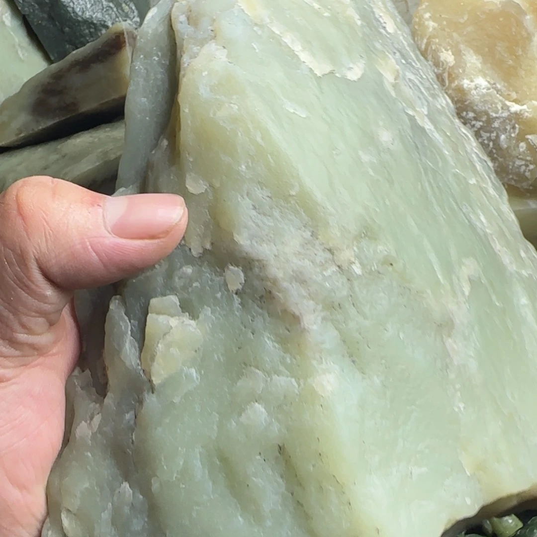 和田玉（糖玉）未镶嵌摆件