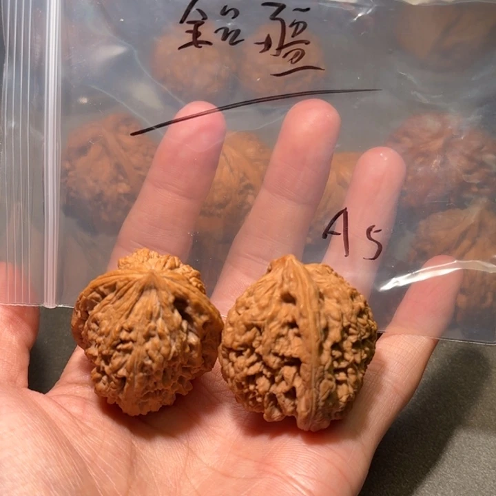 文玩核桃吊坠南疆