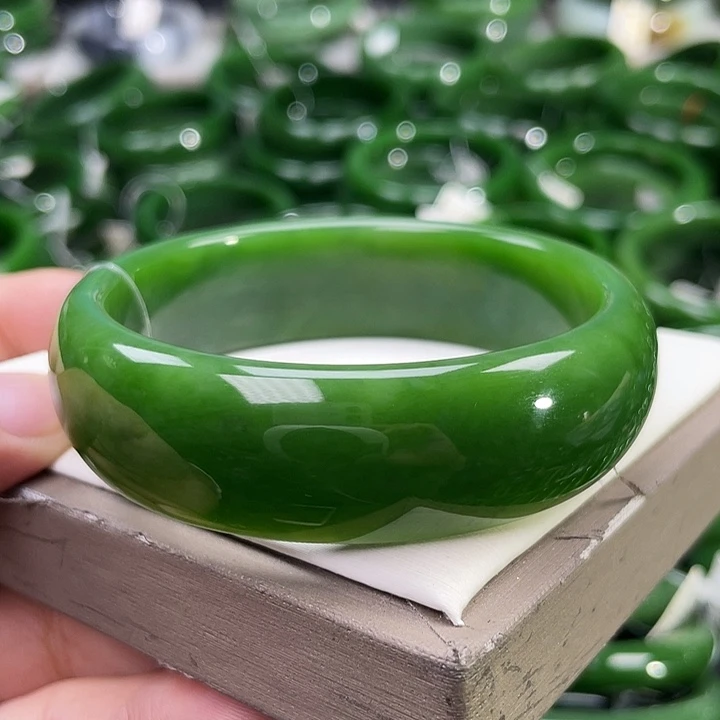 未镶嵌手镯和田玉（碧玉）