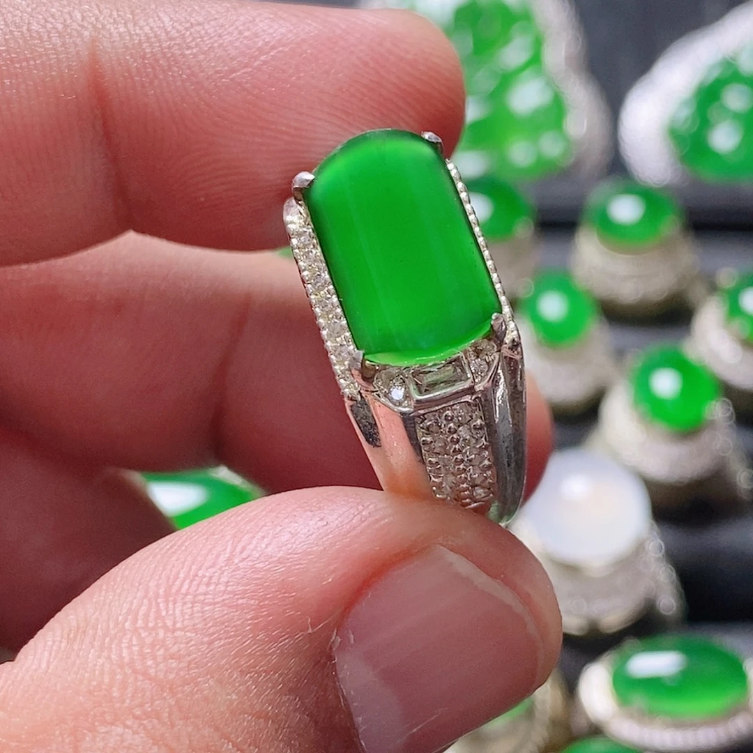 翡翠未镶嵌颈饰