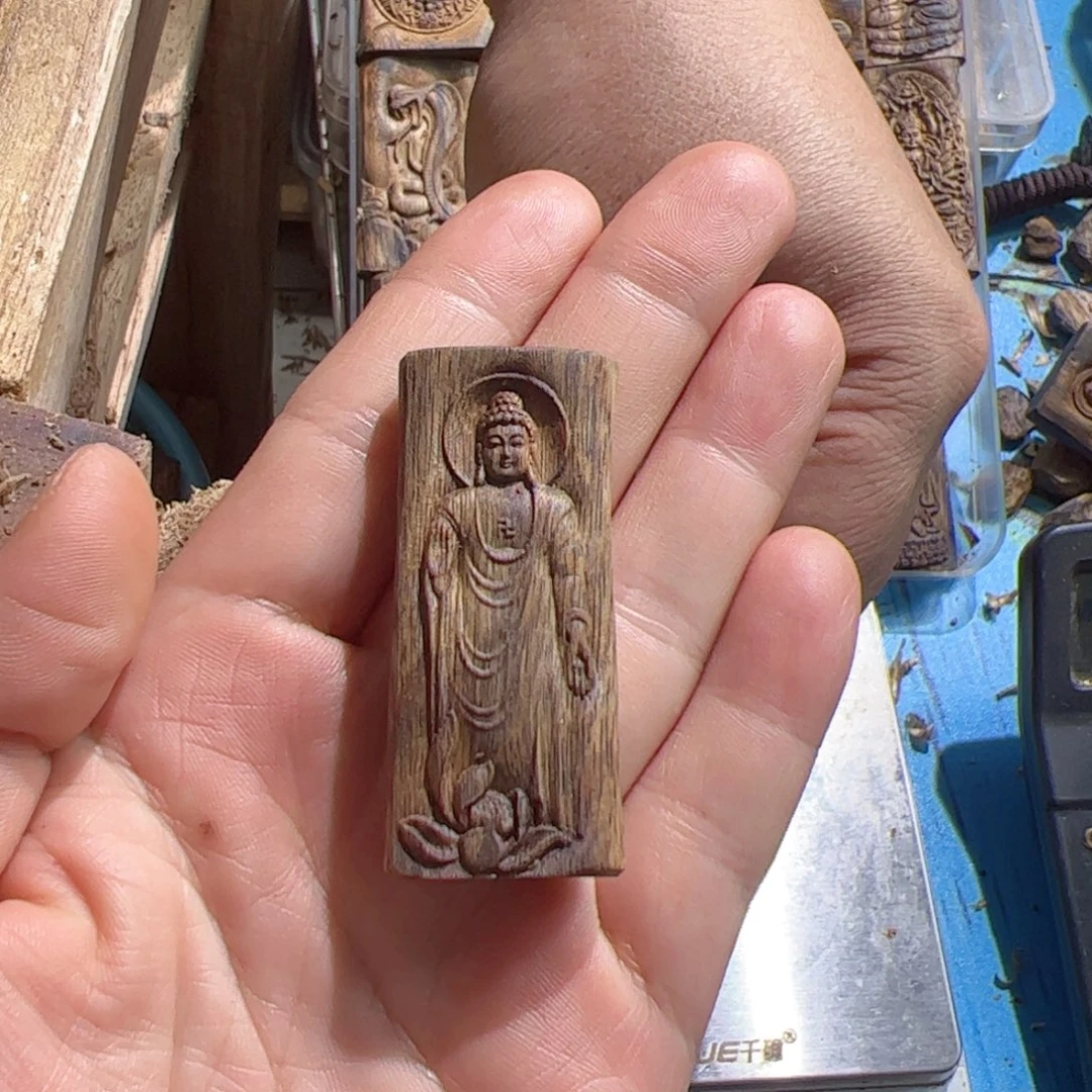 沉香吊坠白棋大日如来6.3克