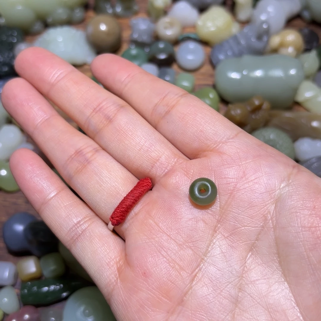 蓝***叶和田玉未镶嵌珠宝半成品