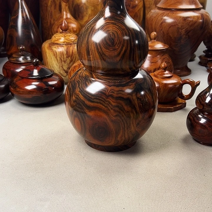 六*老挝大红酸枝葫芦一个