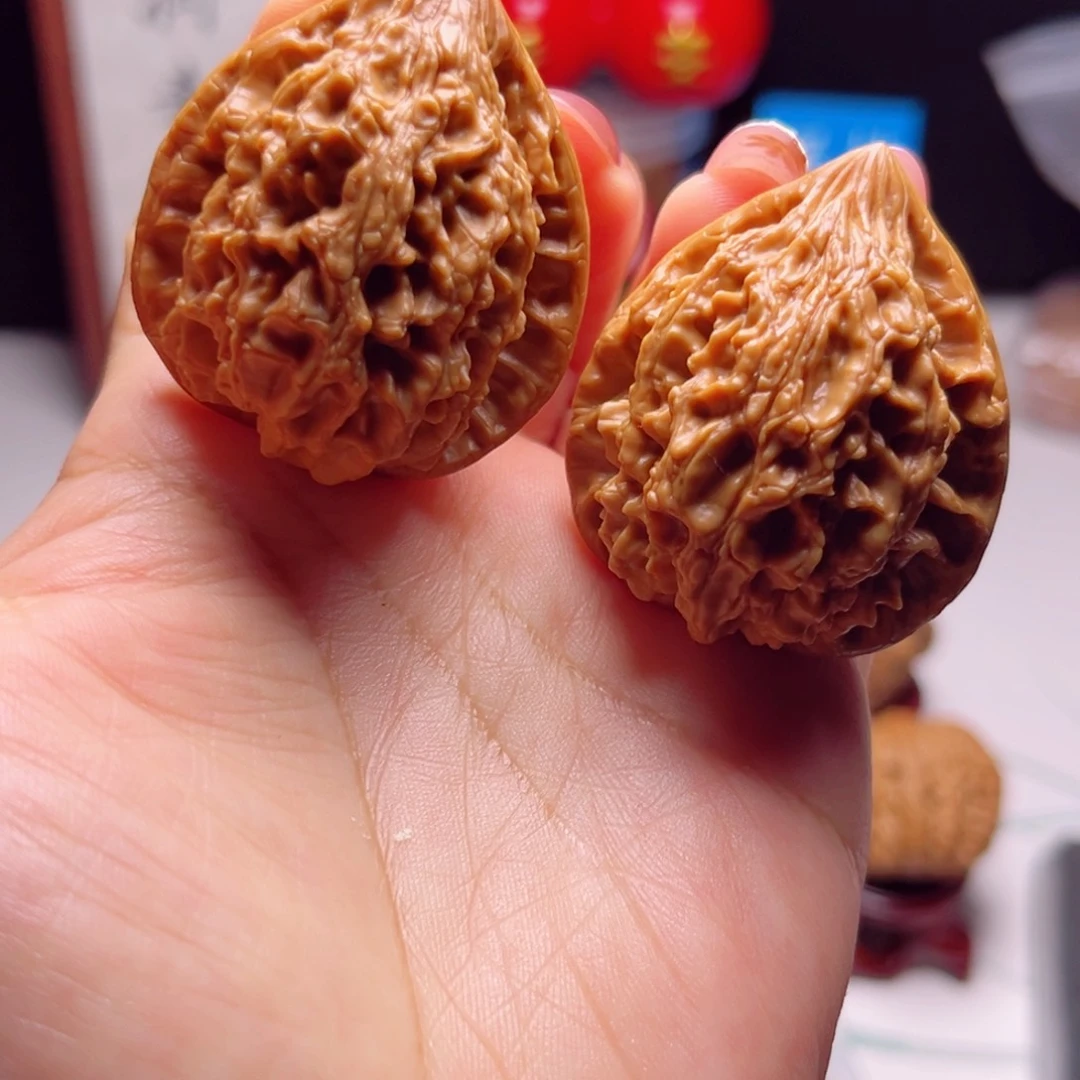 文玩核桃吊坠37.5尺十三陵不议价