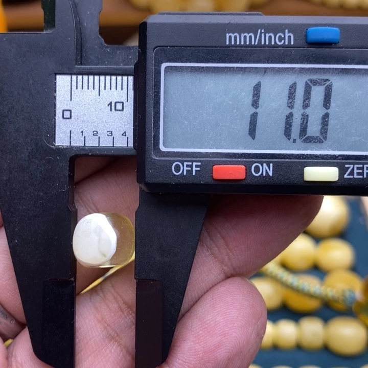 未镶嵌琥珀裸石41号11*9.3喇叭口微瑕