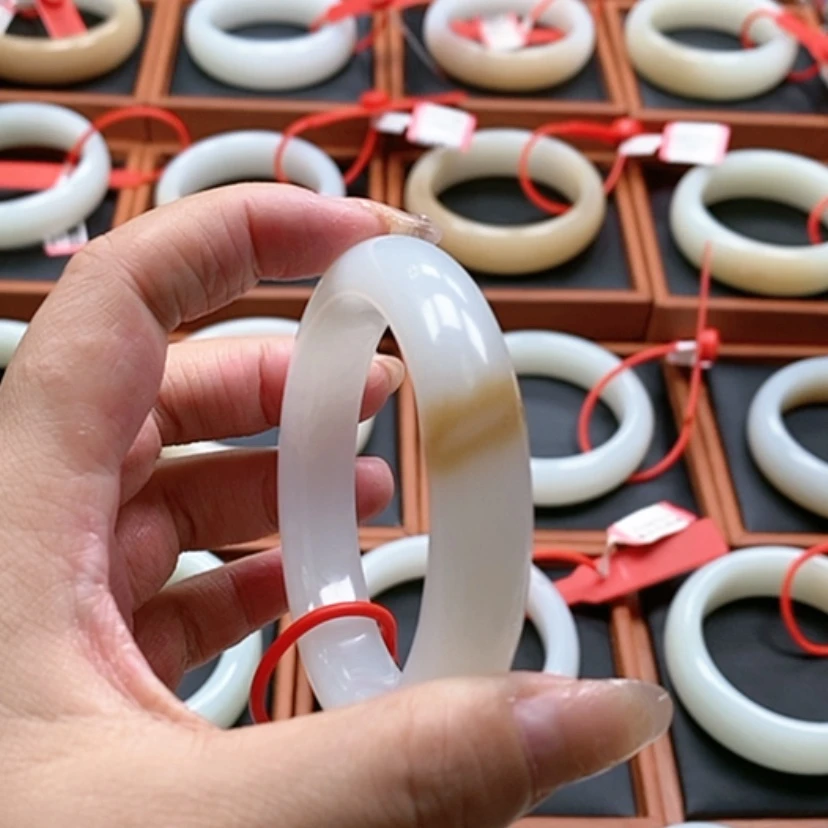 【闪购商品】未镶嵌手镯和田玉