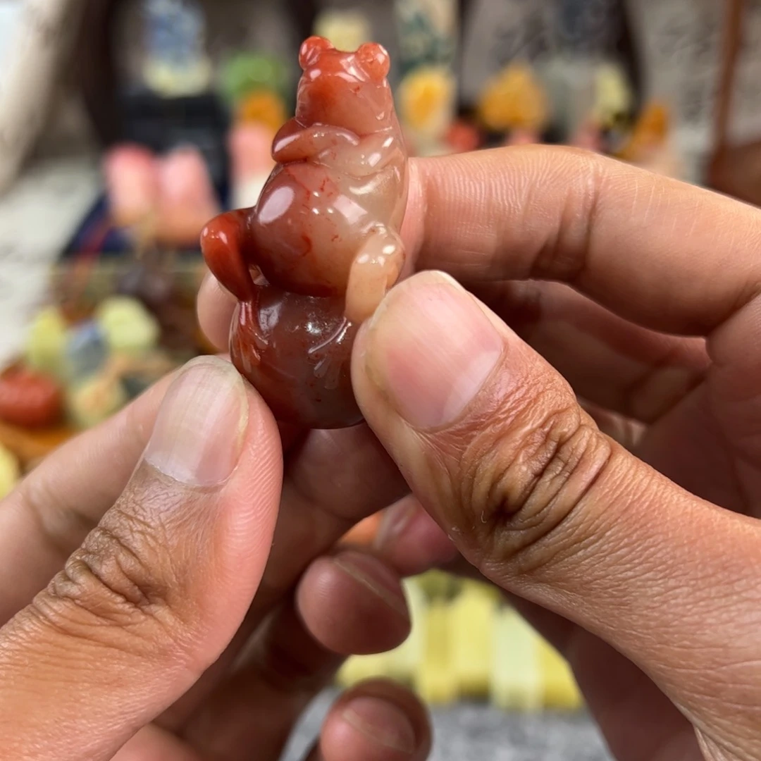 老挝石E***翘结晶青蛙摆件1.5-1.5-4.2