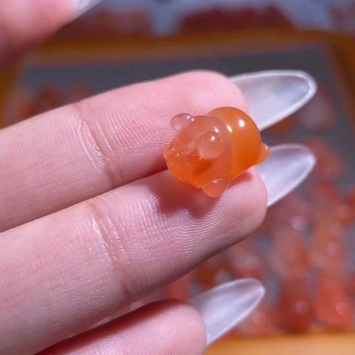 玛瑙/玉髓未镶嵌小猪（通孔）2342