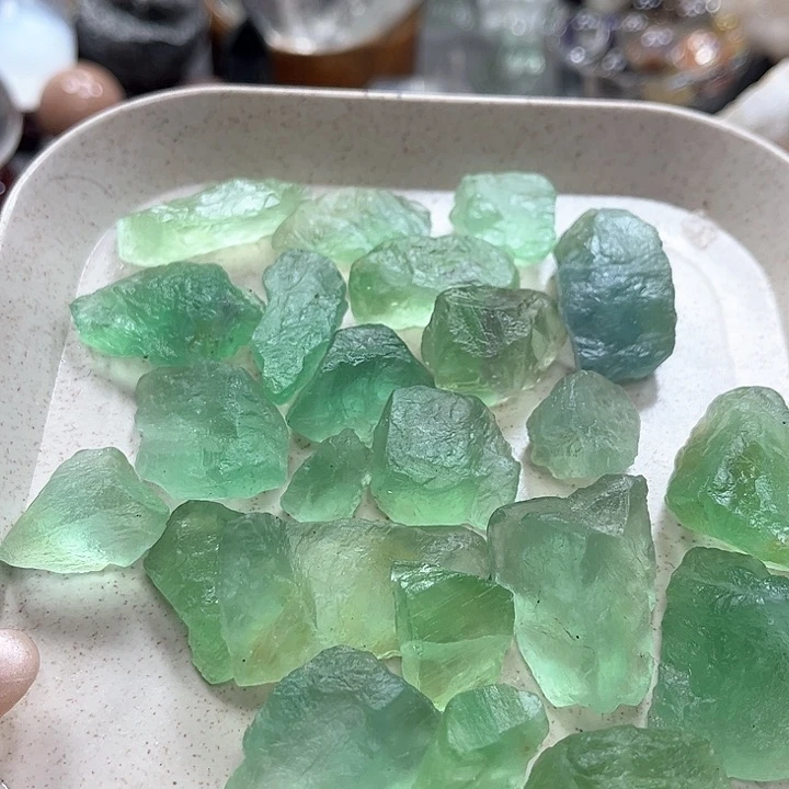 查罗石珠宝半成品合金L****?