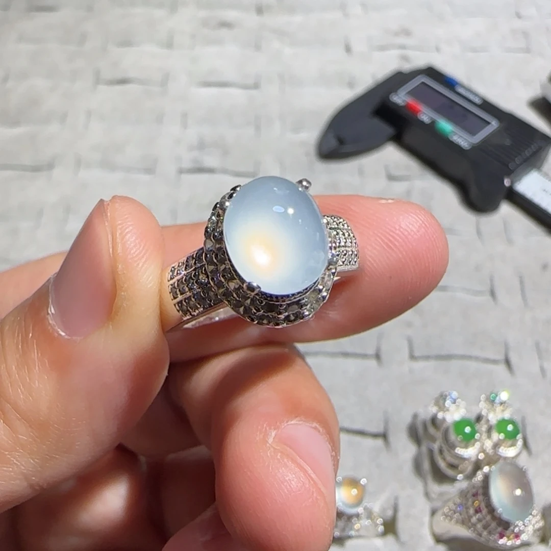 翡翠未镶嵌戒指翡翠